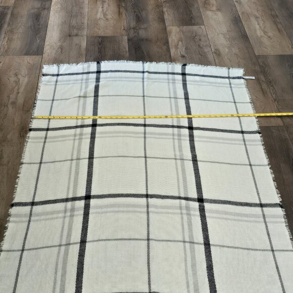 Old Navy Winter Scarf - Picture 5 of 9